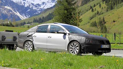 шпионская фотография Volkswagen Passat нового поколения