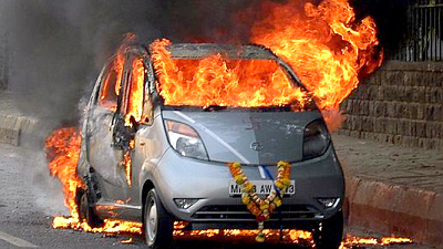 Tata Nano в огне