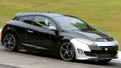 «заряженный» хэтчбек Megane RS