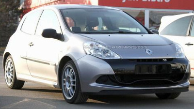 шпионская фотография «мула» Renault Clio RS