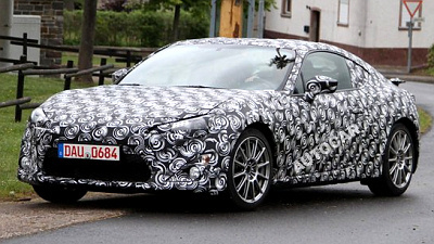 закамуфлированное купе Toyota FT-86