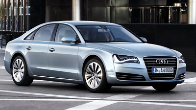 гибридный седан Audi A8