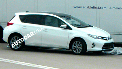 новый Toyota Auris 