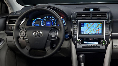 обновленный интерьер Toyota Camry 