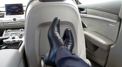 кадр из тизера Audi A8