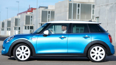 MINI Cooper 5 door 