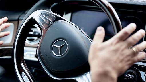Испытания систем автоновмого управления Mercedes-Benz 