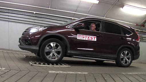 Honda CR-V на тестовом тренажере