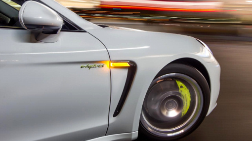 Гибридный Porsche Panamera 