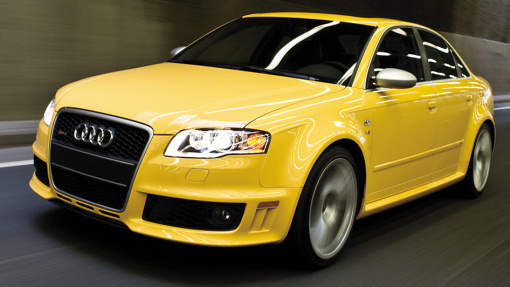 Седан Audi RS4, выпускавшийся до 2008 года