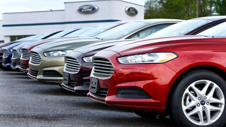 Дилерский центр Ford