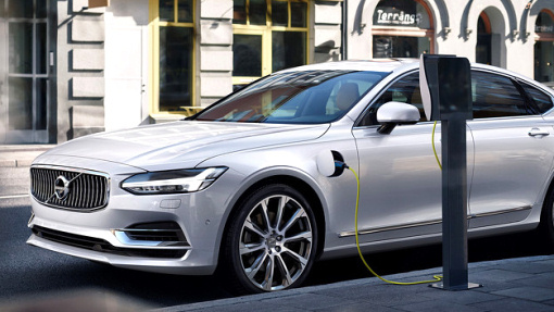 Подключаемый гибрид Volvo S90