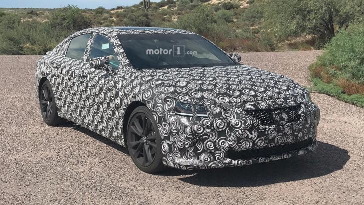Прототип седана Lexus ES нового поколения