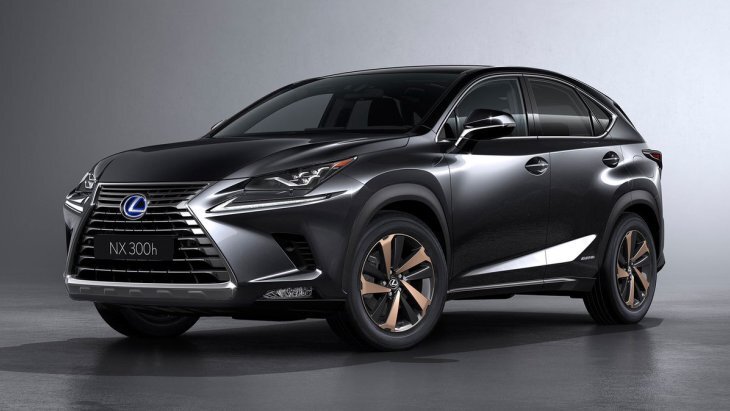 Обновлённый кроссовер Lexus NX 300h