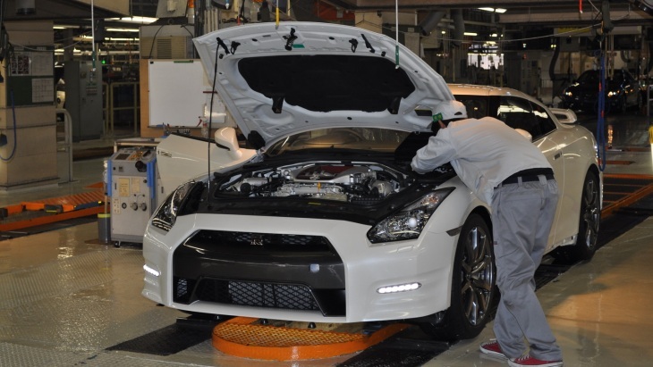 Производство автомобилей компании Nissan