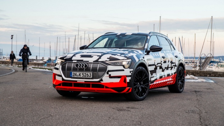Предсерийный кроссовер Audi E-Tron
